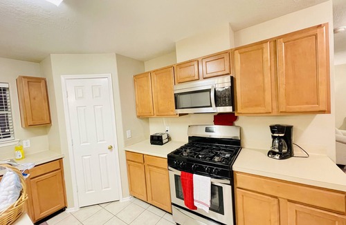 Rosenberg House | Spacious 3BR in Rosenberg | w/30-Day Discounts! 45 mins from nearby stadium