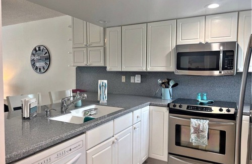 Layton Condo | Spacious 3BR Long Key Condo E8 with heated pool and stunning views!