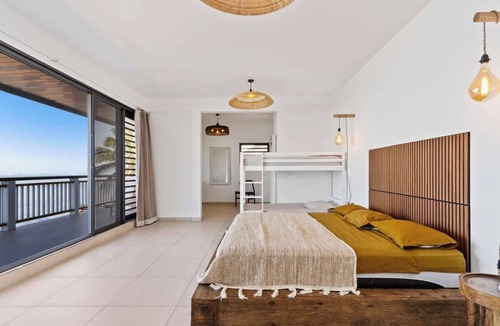 Paea House | Spacious 3BR Oceanfront Retreat Paea, Tahiti