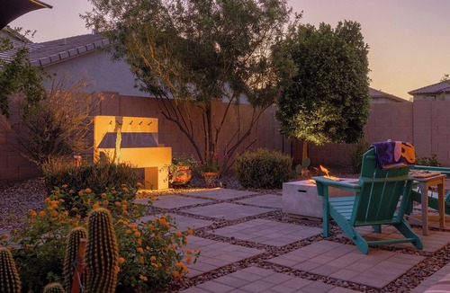 Gilbert House | Spacious 3BR/Office - Backyard Oasis with hot tub - 2 car Garage - Gilbert, AZ