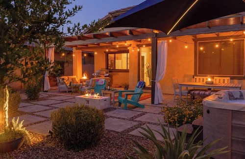 Gilbert House | Spacious 3BR/Office - Backyard Oasis with hot tub - 2 car Garage - Gilbert, AZ