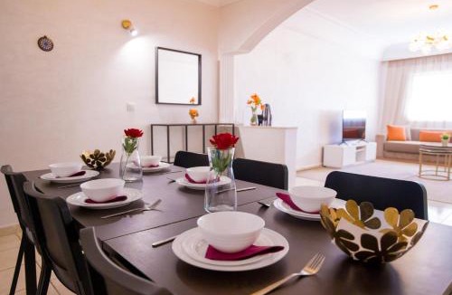 Luxus Apartment | Spacious 3BR - Parking - Central - 4 min Stadium