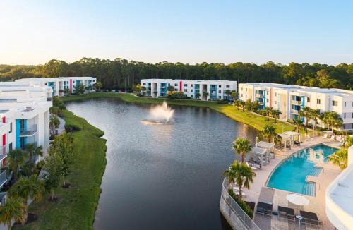 Daytona Beach Apartment | Spacious 3BR | Pool, Gym, Near Beach & Speedway
