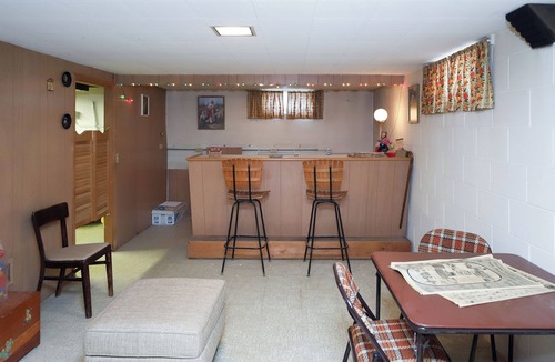 Milwaukee House | Spacious 3BR Ranch Retreat Open-Concept Living Family-Friendly Comfort