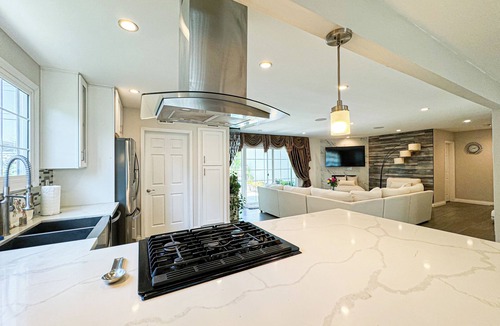 Hidden Hills House | Spacious 3BR Retreat with Private Pool - FRHH