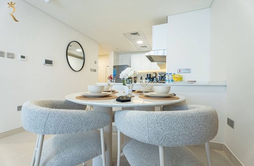 Abu Dhabi Apartment | Spacious 3BR Retreat Family-Friendly Stay, Al Reem
