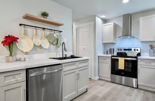 Redmond House | Spacious 3BR Retreat by Microsoft with Backyard
