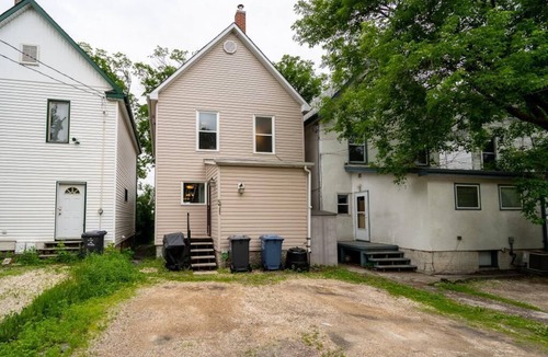 Winnipeg House | Spacious 3BR Retreat - 3 Min to Downtown