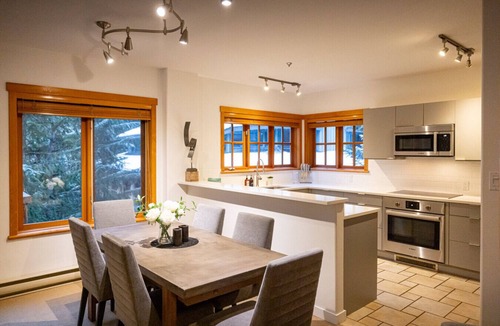 Nordic Estates Villa | Spacious 3BR:Sleeps 8 Comfortably,Pool,Hot Tub,Patio+BBQ& Near Valley Trail!