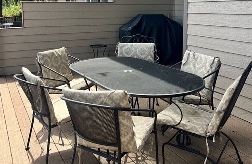 Klamath Falls House | Spacious 3BR Townhome with King Suite & Resort Amenities in Southern Oregon