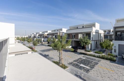 Dubai Sports City Villa | Spacious 3BR Villa plus Maids with Resort-Style Amenities in Tilal Al Ghaf