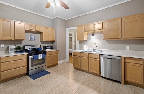 Washington Heights Apartment | Spacious 3br - w/Garage