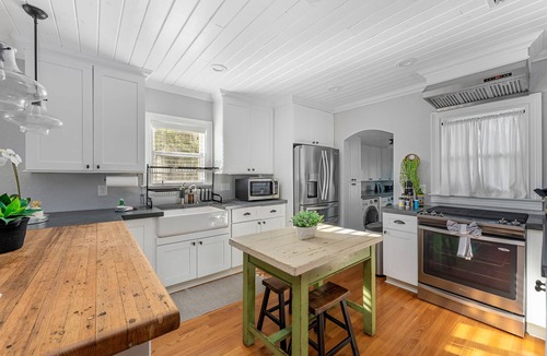College Park House | Spacious 3BR w/MIL suite & backyard