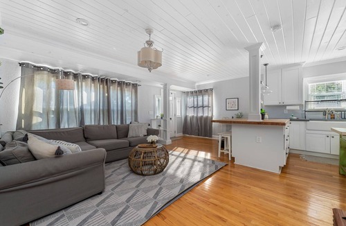 College Park House | Spacious 3BR w/MIL suite & backyard