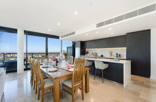Sydney Olympic Park Apartment | Spacious 4BR at Sydney Olympic Park with Best View