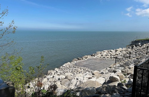 Lorain County House | Spacious 4-bdrm house & Lake view sitting area in backyard & lake access nearby