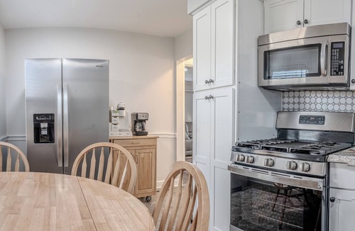 Frankfort House | Spacious 4 bed 1.5 bath home directly across Buffalo Trace Distillery.