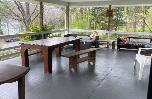 Pulteney Cottage | Spacious 4-bed/2-bath cottage on enchanting Keuka Lake with private beach!