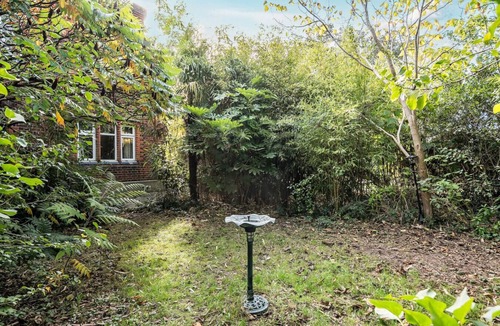 Slough House | Spacious 4-bed, 4-bath home with garden and parking