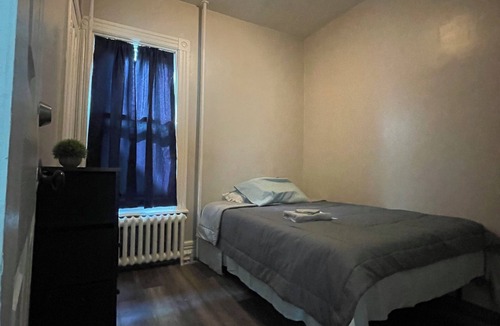 Albany Apartment | Spacious 4 bed apt in Albany near Albany Medical Center and University of Albany