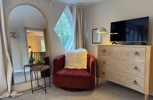 Little Malvern House | Spacious 4-Bed Cottage w/Hot Tub & Parking in Malvern.Perfect for Family Getaway