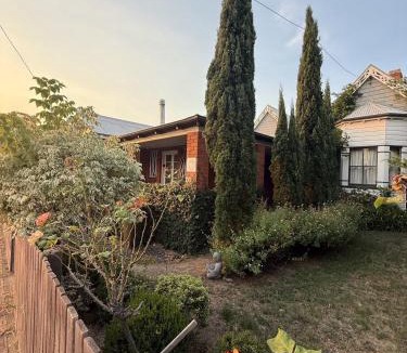 Tenterfield House | Spacious 4-Bed Home in Central Tenterfield