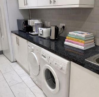 London Borough of Bromley House | Spacious 4-Bed Home in Chislehurst near New Eltham Station
