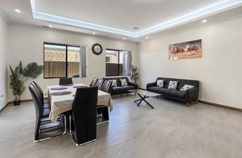 Southern River House | Spacious 4 bed home with open plan living