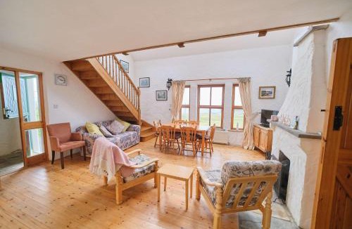 Brinlack House | Spacious 4 Bed House By Travel Lets Gweedore