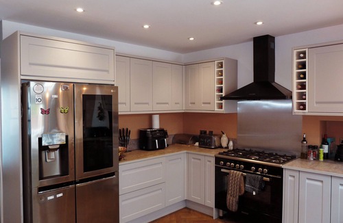 Whitton House | Spacious 4-bed House nr Allianz Stadium, 20 mins to London and LHR
