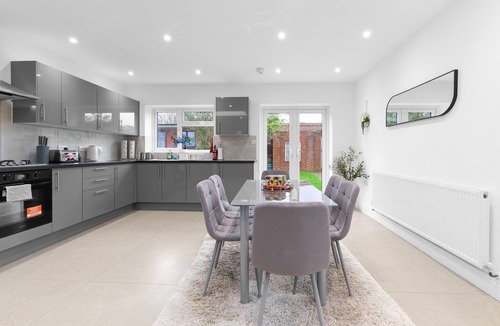 Queensbury House | Spacious 4-Bed Semi-Detached House | Driveway Parking | Stanmore
