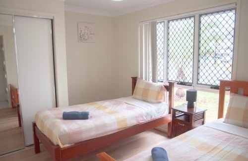 Springfield Lakes House | Spacious 4 bedrooms house in Springfield lakes