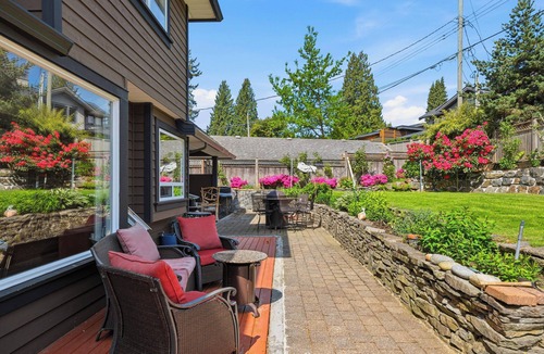 District of North Vancouver House | Spacious 4-bedroom house in delightful North Vancouver with AC