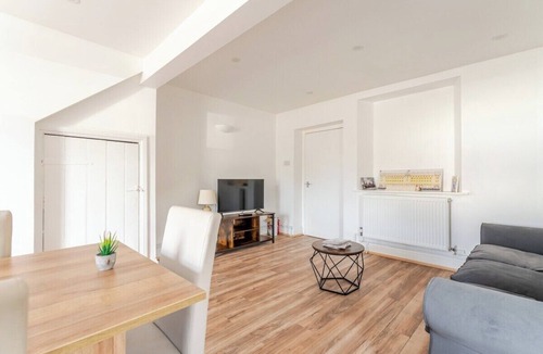 Churchill House | Spacious 4 Bedroom House in Churchill