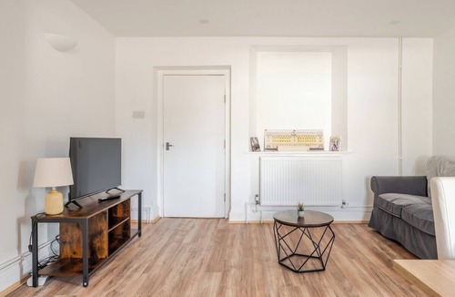 Churchill House | Spacious 4 Bedroom House in Churchill