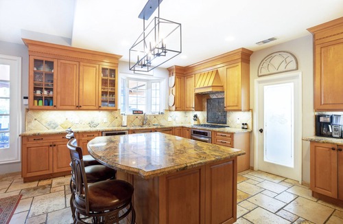 Valley Glen House | Spacious 4-bedroom family home with pool – Located in Valley Village.