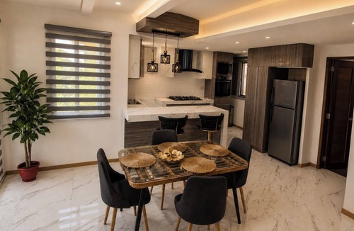 Silang House | Spacious 4-bedroom house with AC in gorgeous Silang