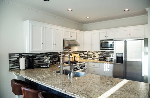 Castro Valley House | Spacious 4-bedroom house with AC, WiFi in welcoming Castro Valley