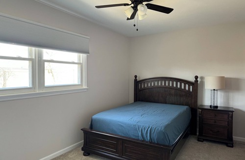 Downers Grove House | Spacious 4-bedroom house in quaint neighborhood with furnished basement.