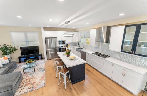 Old Mountain View House | Spacious 4-bedroom house in fabulous downtown Mountain View