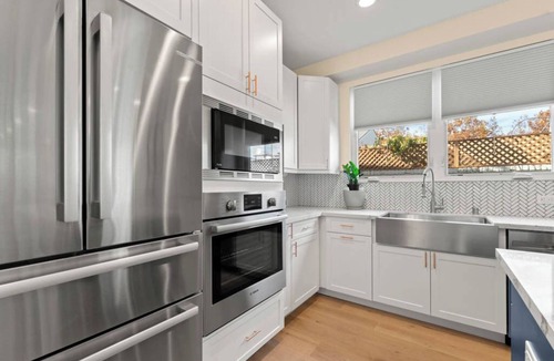 Old Mountain View House | Spacious 4-bedroom house in fabulous downtown Mountain View
