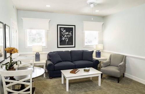 Lackey Resort | Spacious 4 bedroom Estate at Kings Creek close to Water Country USA