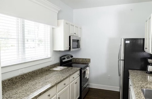 Lackey Resort | Spacious 4 bedroom Estate at Kings Creek close to Water Country USA