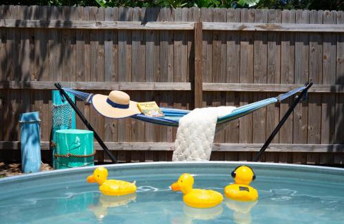 Clearwater House | Spacious 4 bedroom 3 bath Clearwater Vacation House Cowboy Pool Fire Pit Games Close to Clearwater Beach Biking Trail Farmers Markets Harbor Health Spa Baycare Ballpark and Ruth Eckerd Hall Golf Courses