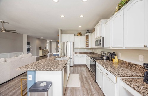 Laveen Ranch House | Spacious 4-bedroom/3-Bath house with pool and 8-person Spa in lovely Phoenix
