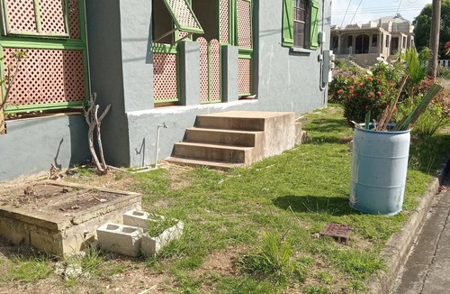 Maynards Apartment | Spacious 4-bedroom apartment with AC, WiFi in phenomenal Bridgetown