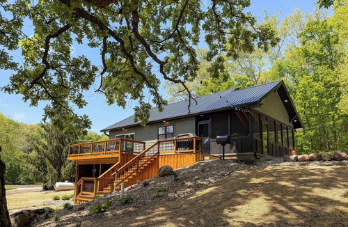 Marshall House | Spacious 4-bedroom cottage near Turkey Run State Park