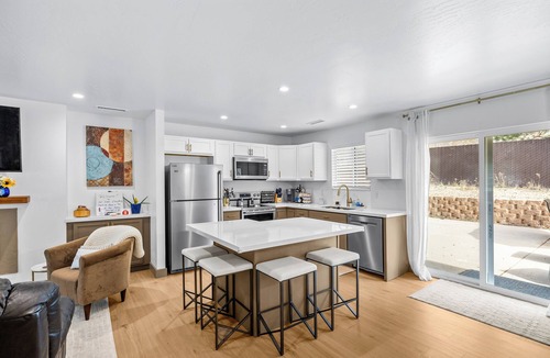 Flagstaff House | Spacious 4-bedroom family and pet-friendly house in tranquil Flagstaff, Arizona.