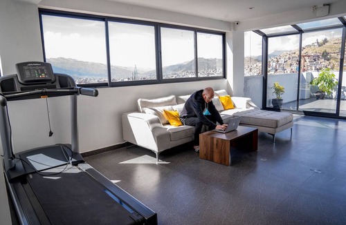 Primavera Apartment | Spacious 4 Bedroom Full Apartment, a few Minutes From the Main Square