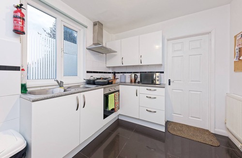 Fordwich House | Spacious 4 -Bedroom Home in Canterbury Kent – Perfect for Business & Long Stays.